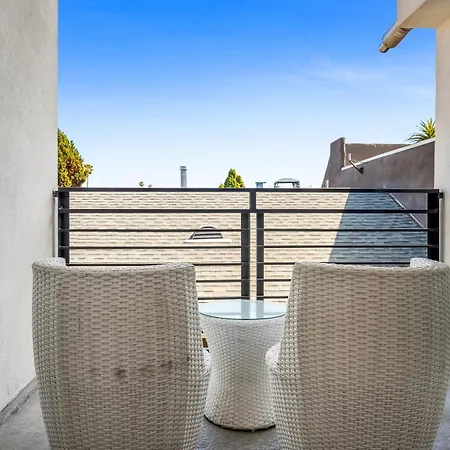One-Bedroom Loft Retreat With Modern Kitchen & Central Ac In The Heart Of Hollywood Los Angeles Exterior photo