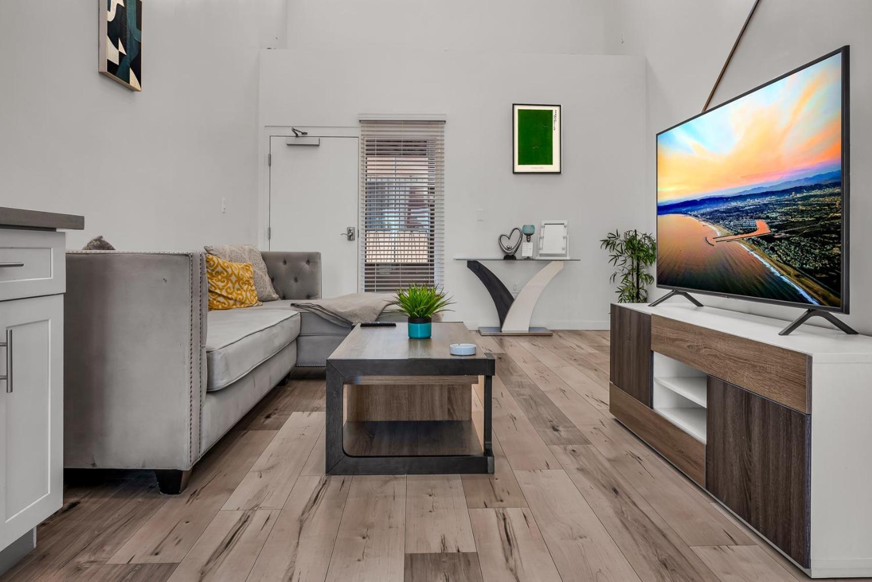 One-bedroom Loft Retreat With Modern Kitchen & Ac In The Heart Of Hollywood Appartamento *